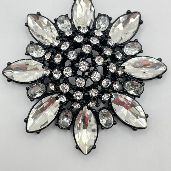 LOGO by Lori Goldstein Links  Double Rhinestone Sunflower Pendant Necklace - Picture 9 of 12